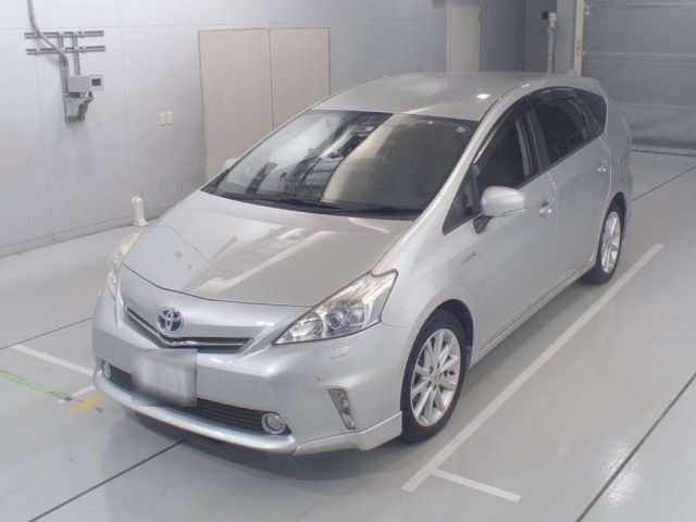 30419 Toyota Prius alpha ZVW41W 2011 г. (CAA Chubu)